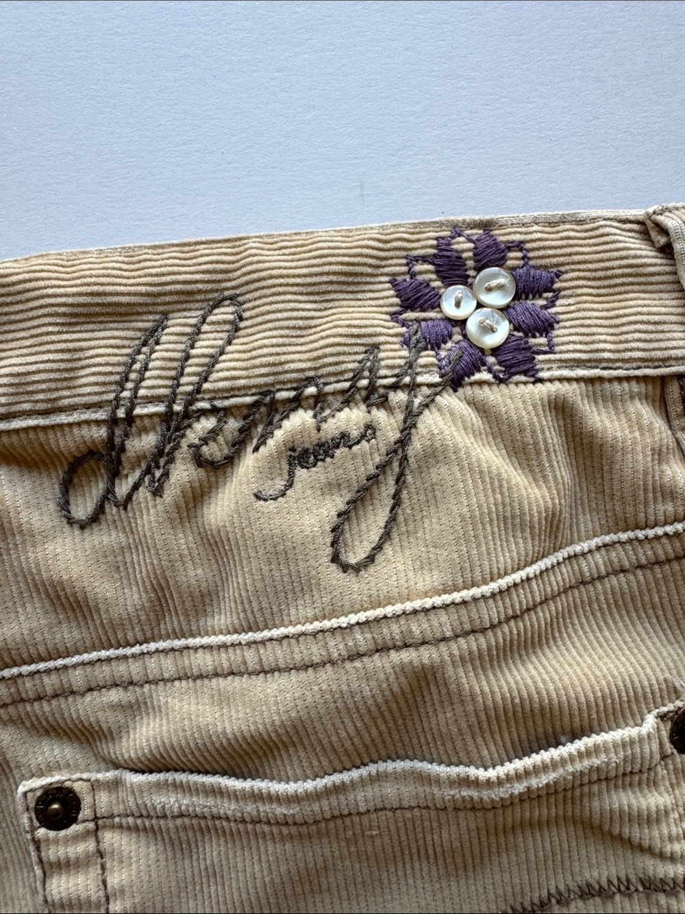DKNY Jeans Y2K Corduroy Pants 6 Tan Khaki Embroidered Flower Low Rise Bootcut